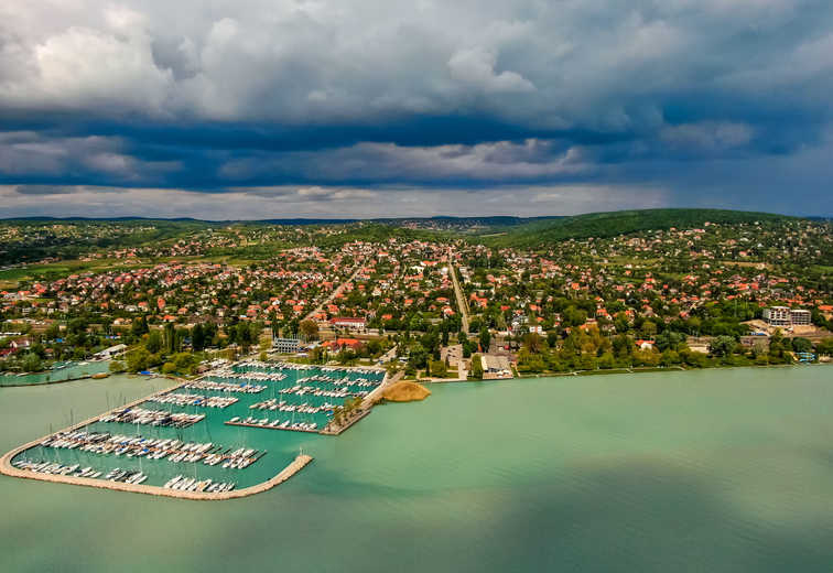 „A Balaton… vitorláson”