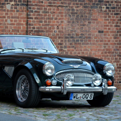 Oldtimer autós felvonulás